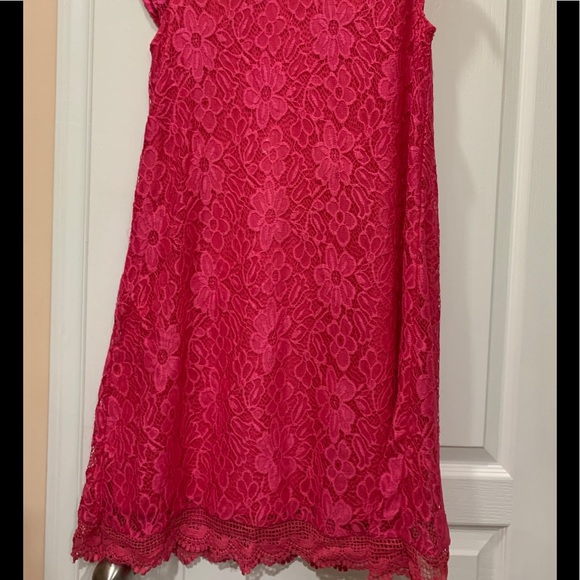 Dresses - Picture 2 of 3